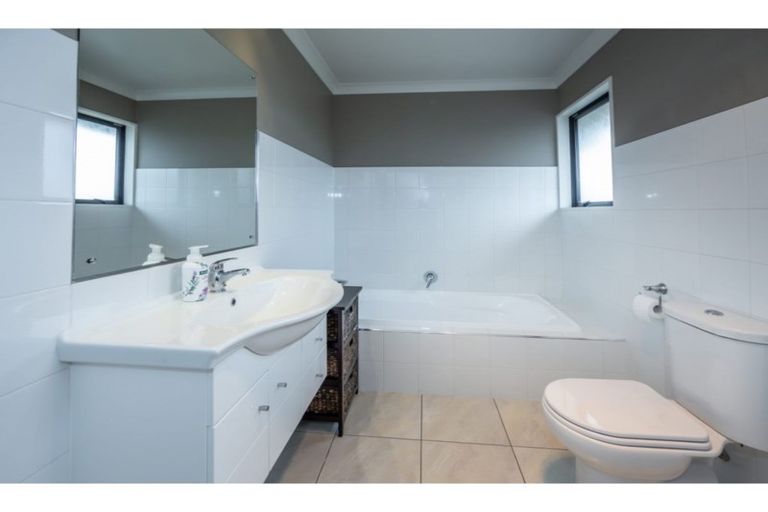 Photo of property in 27 Highpeak Place, Wigram, Christchurch, 8025