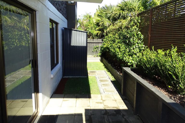 Photo of property in 3/59 Norwood Road, Bayswater, Auckland, 0622