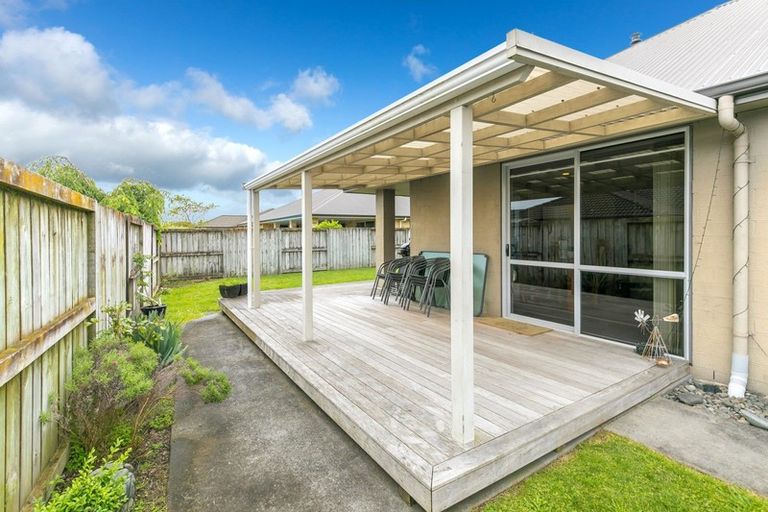 Photo of property in 20 Whitford Place, Rototuna North, Hamilton, 3210