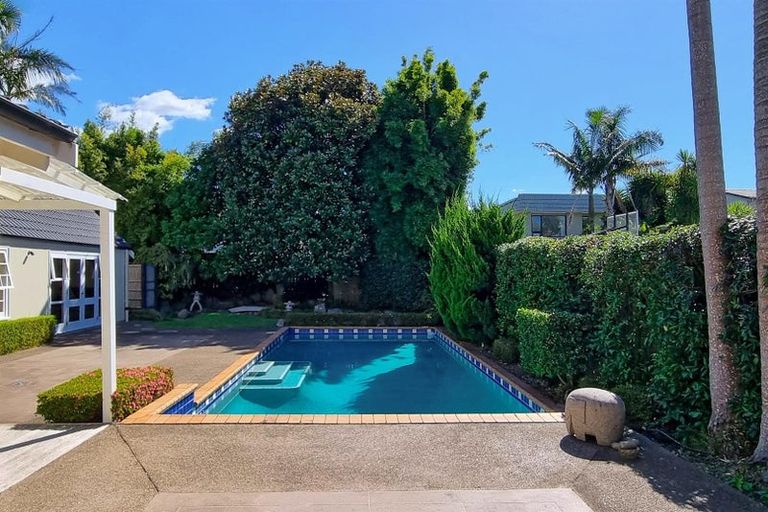 Photo of property in 12 Cecil Road, Milford, Auckland, 0620