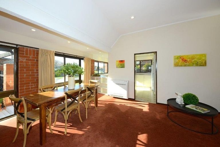 Photo of property in 11 Strathean Avenue, Avonhead, Christchurch, 8042