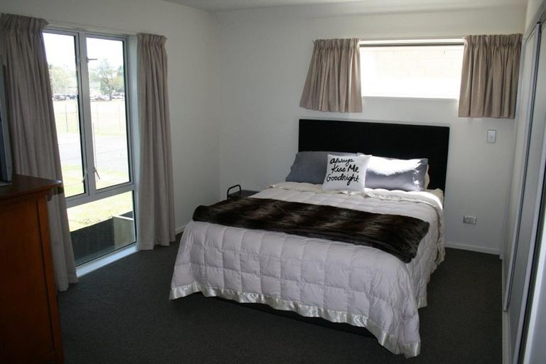 Photo of property in 9b Pavilion Crescent, Hillmorton, Christchurch, 8024