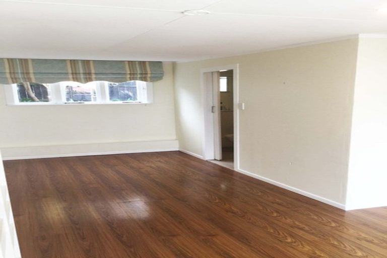 Photo of property in 3/138 Rangatira Road, Beach Haven, Auckland, 0626