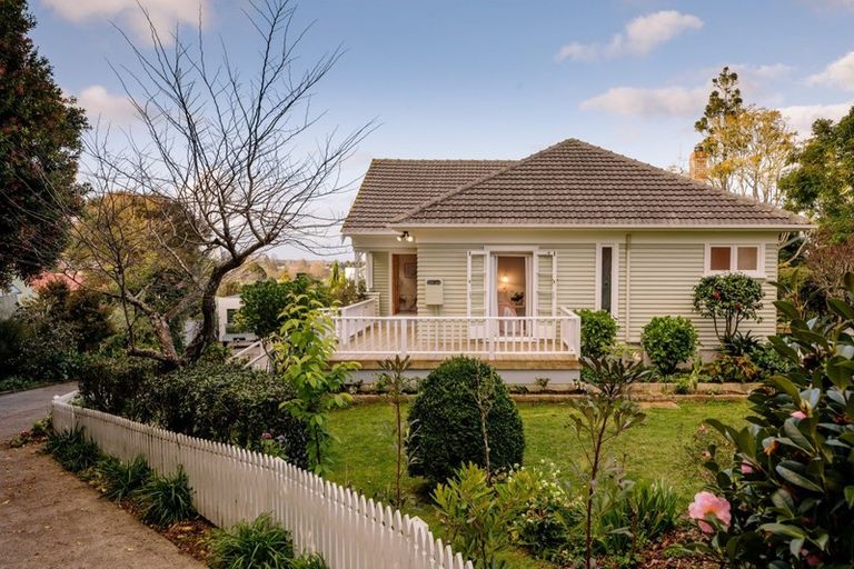 Photo of property in 27 Mansel Avenue, Hillcrest, Hamilton, 3216