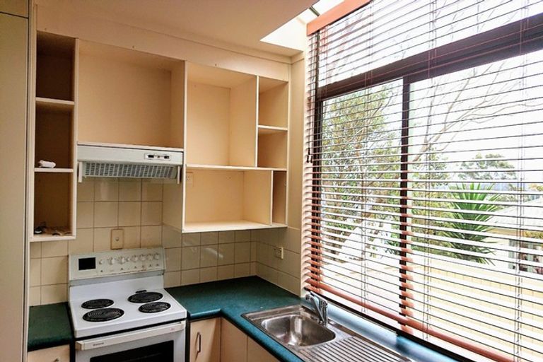 Photo of property in 2/12 Grenadine Place, Unsworth Heights, Auckland, 0632