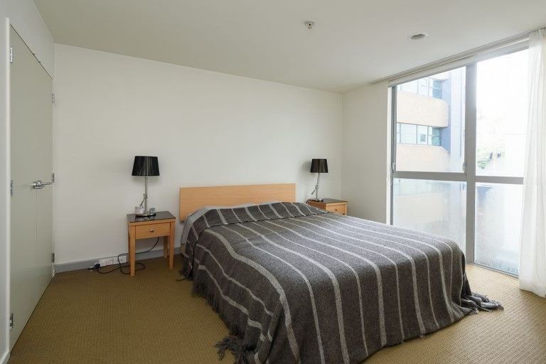 Photo of property in Terrace Heights Apartments, 2/163p The Terrace, Wellington Central, Wellington, 6011