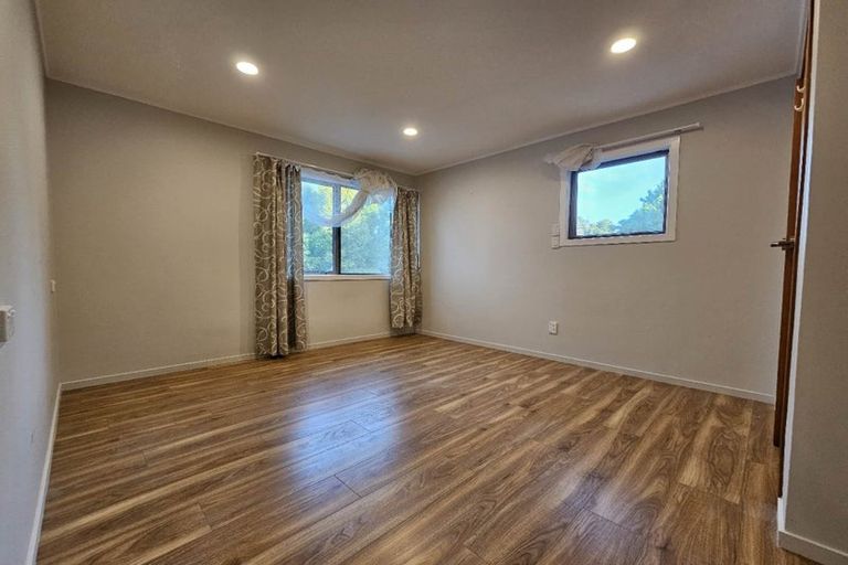 Photo of property in 3 Arde Place, Massey, Auckland, 0614