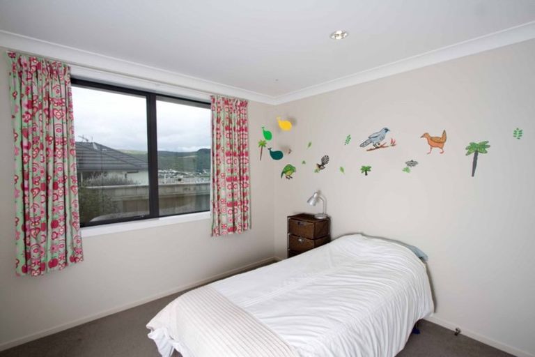 Photo of property in 160 Woodman Drive, Tawa, Wellington, 5028