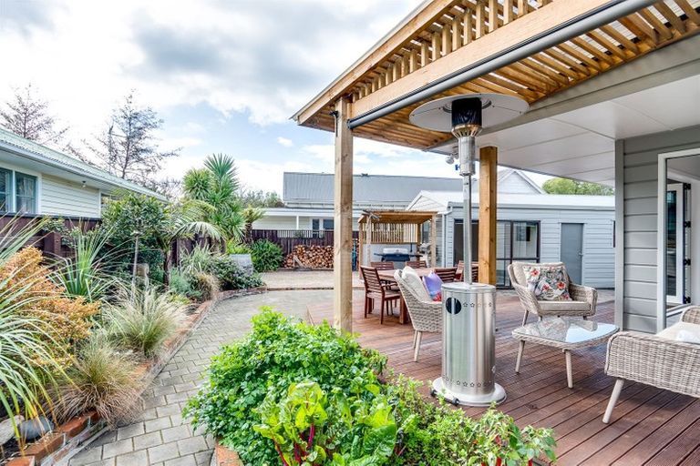 Photo of property in 10 Petane Road, Bay View, Napier, 4104