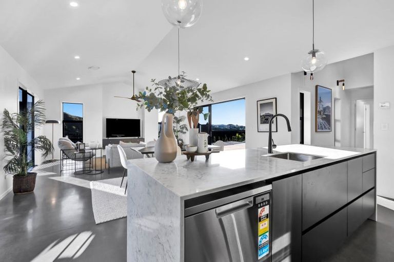 Photo of property in 54 Fernbrook Drive, Hurworth, New Plymouth, 4310