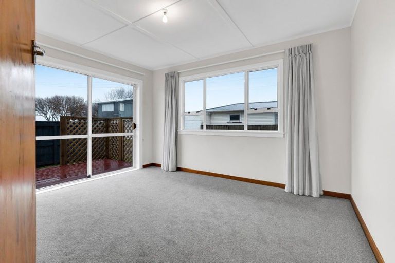 Photo of property in 5 Truby King Street, Merrilands, New Plymouth, 4312
