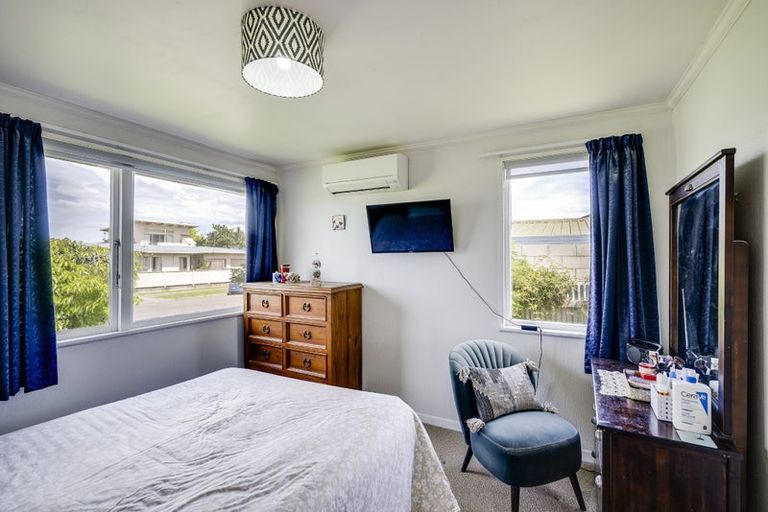 Photo of property in 32 Skerrett Crescent, Tamatea, Napier, 4112