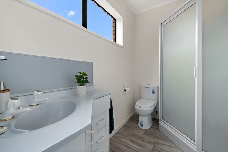 Photo of property in 5 Redmount Place, Red Hill, Papakura, 2110