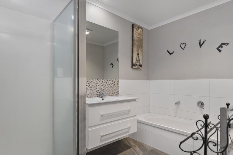 Photo of property in 8 Bulkhead Lane, Pyes Pa, Tauranga, 3112