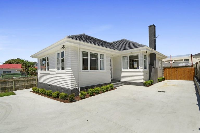 Photo of property in 98 Kilbirnie Crescent, Kilbirnie, Wellington, 6022