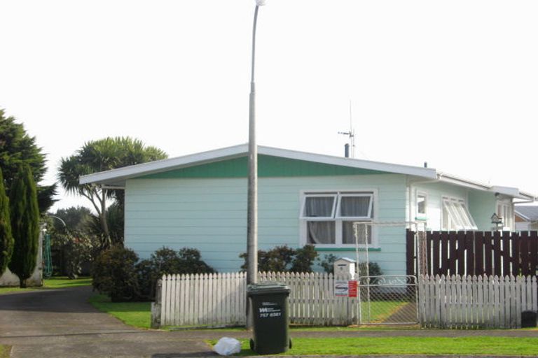 Photo of property in 6 Newbury Place, Waitara, 4320