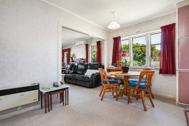 Photo of property in 131 Seabrook Avenue, New Lynn, Auckland, 0600