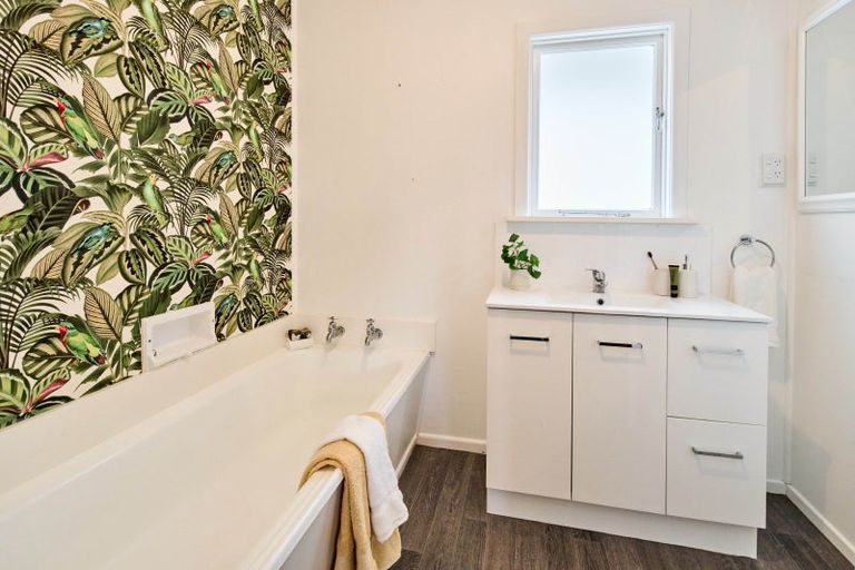 Photo of property in 31 Priscilla Crescent, Kingston, Wellington, 6021