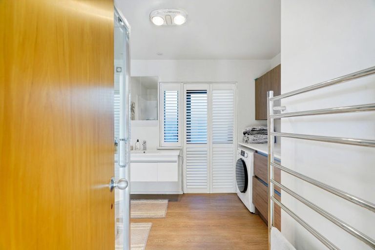 Photo of property in 1 Hikanui Place, Havelock North, 4130