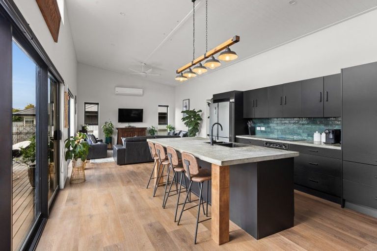 Photo of property in 615 Buller Street, Akina, Hastings, 4122