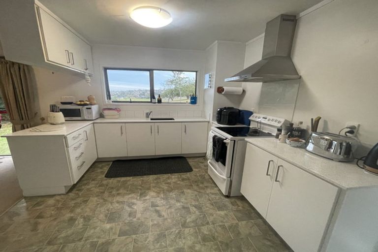 Photo of property in 2/20 Sartors Avenue, Northcross, Auckland, 0630