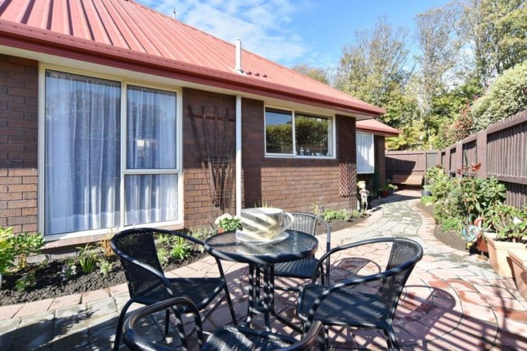 Photo of property in 2/11 Ludecke Place, Sockburn, Christchurch, 8042