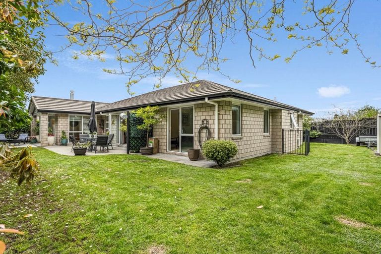 Photo of property in 30 Hamon Place, Pukehangi, Rotorua, 3015