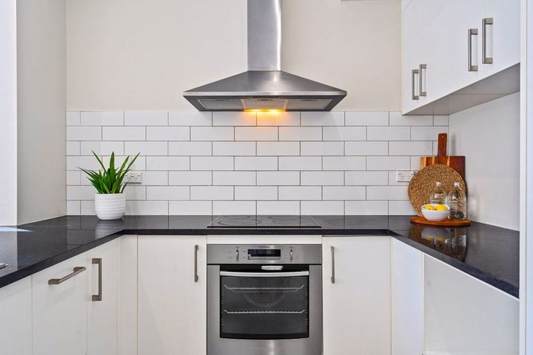 Photo of property in 4 Vincent Lane, Hobsonville, Auckland, 0616