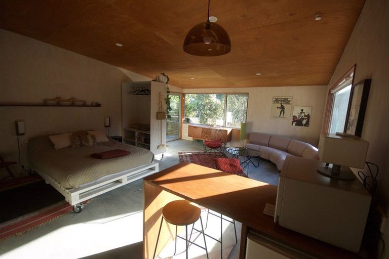 Photo of property in 203 Houghton Bay Road, Houghton Bay, Wellington, 6023