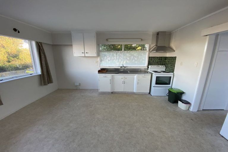 Photo of property in 4 Trojan Crescent, New Lynn, Auckland, 0600