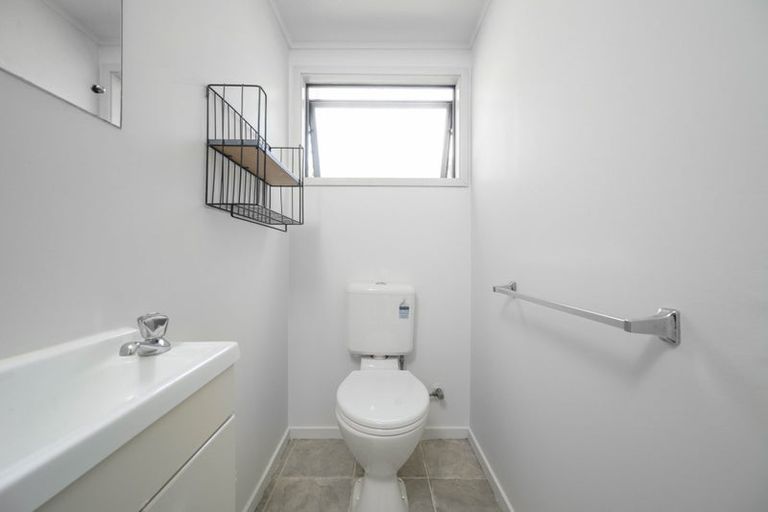 Photo of property in 3/52 Agincourt Street, Glenfield, Auckland, 0629