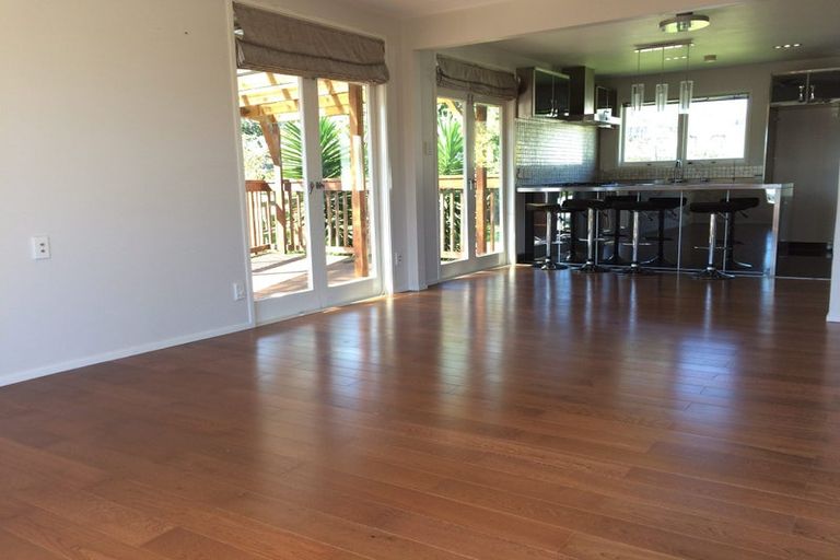 Photo of property in 15 Ennis Avenue, Pakuranga Heights, Auckland, 2010