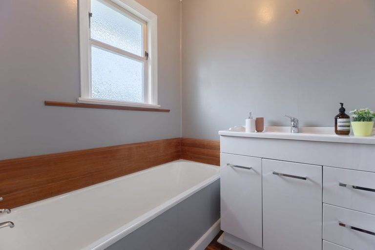 Photo of property in 174 Matai Road, Raumati Beach, Paraparaumu, 5032