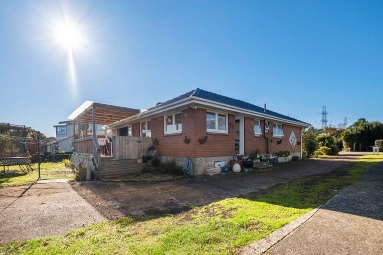 Photo of property in 63 Edgewater Drive, Pakuranga, Auckland, 2010