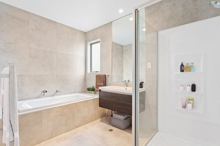 Photo of property in 18 Hema Road, Hobsonville, Auckland, 0616