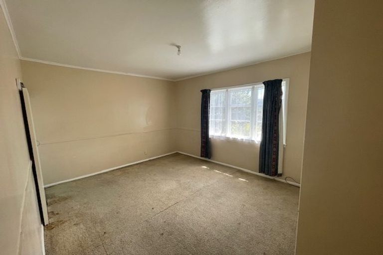 Photo of property in 4 Oaklands Grove, Clouston Park, Upper Hutt, 5018