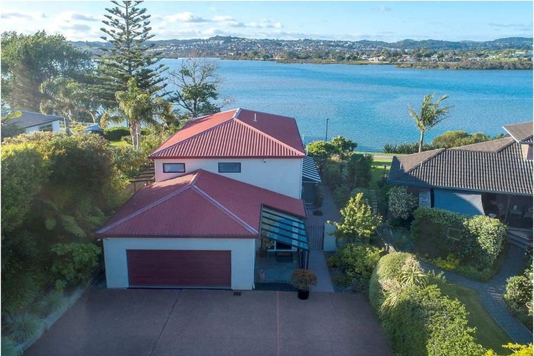 Photo of property in 29 Maori Hut Road, Red Beach, 0932