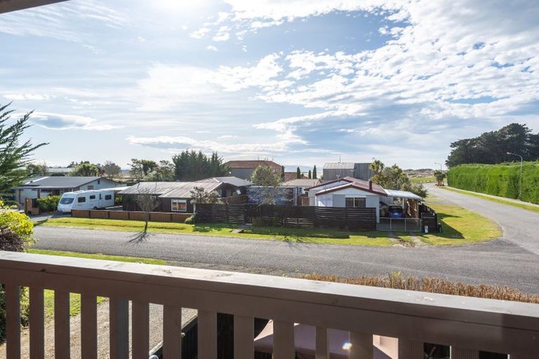 Photo of property in 121 Park Terrace, Waikuku Beach, 7473
