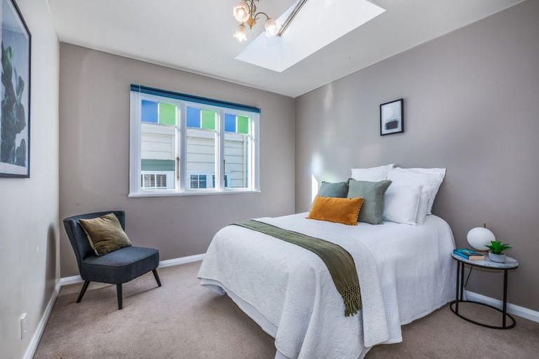 Photo of property in 27 Hinau Street, Eastbourne, Lower Hutt, 5013