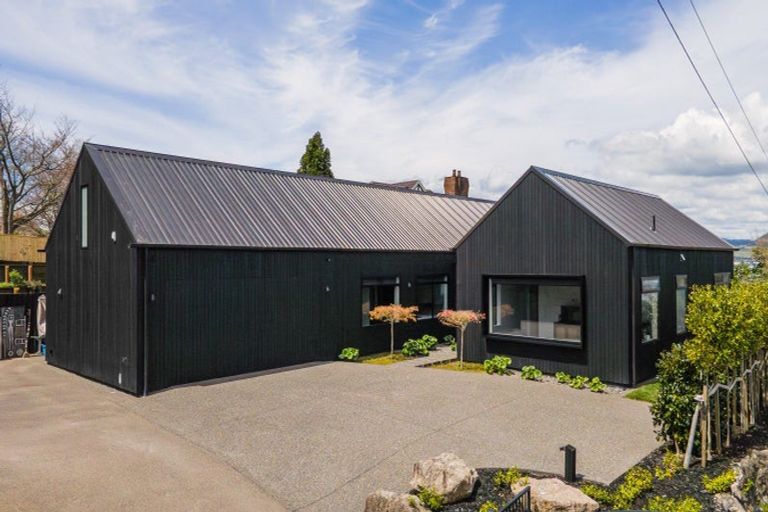 Photo of property in 162 Kawaha Point Road, Kawaha Point, Rotorua, 3010