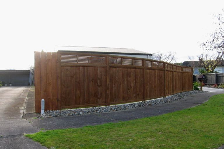 Photo of property in 21 Palliser Place, Milson, Palmerston North, 4414