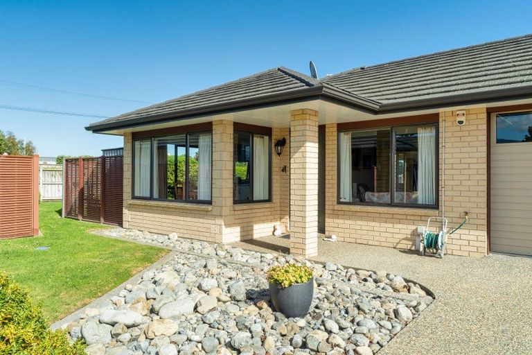 Photo of property in 17/9 Ian Peter Way, Otaki, 5512