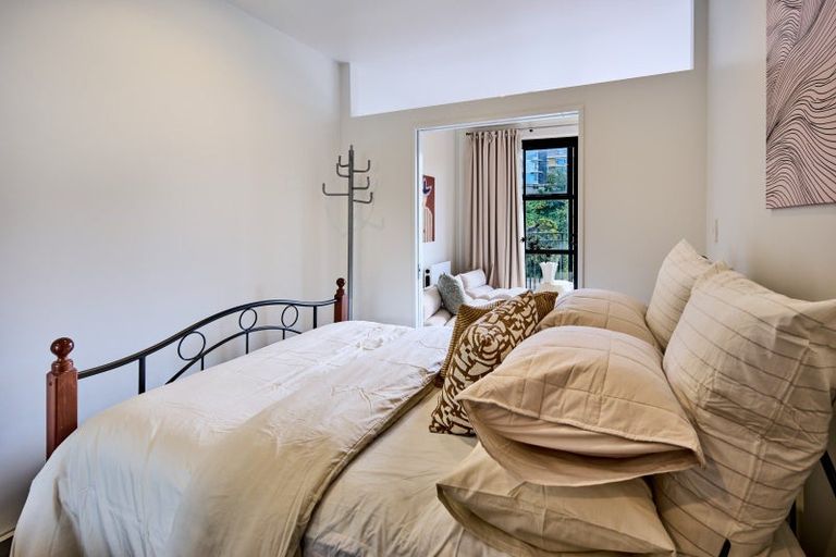 Photo of property in Atrium Towers, 6p/154 The Terrace, Wellington Central, Wellington, 6011