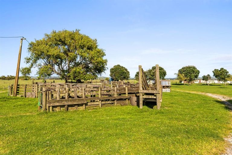 Photo of property in 76 Robertson Road, Ruawai, 0591