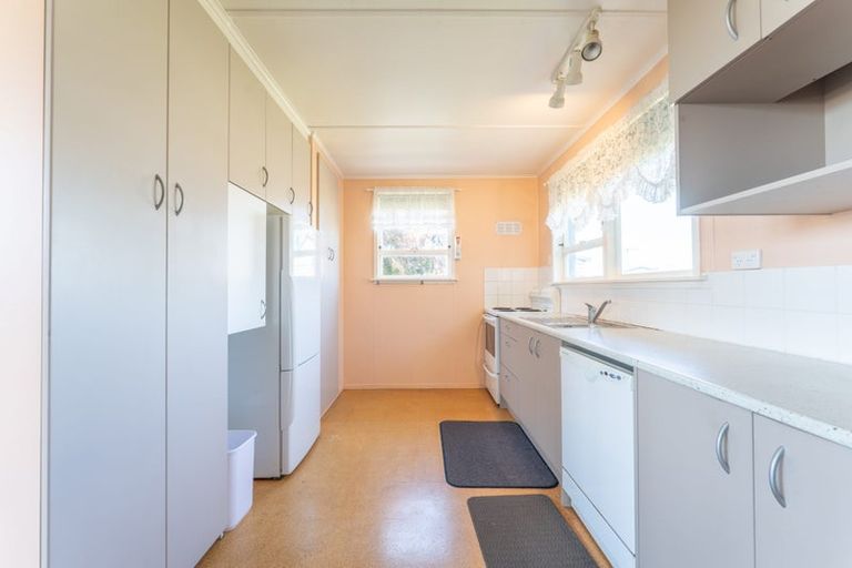 Photo of property in 2 Balmoral Street, Waimate, 7924