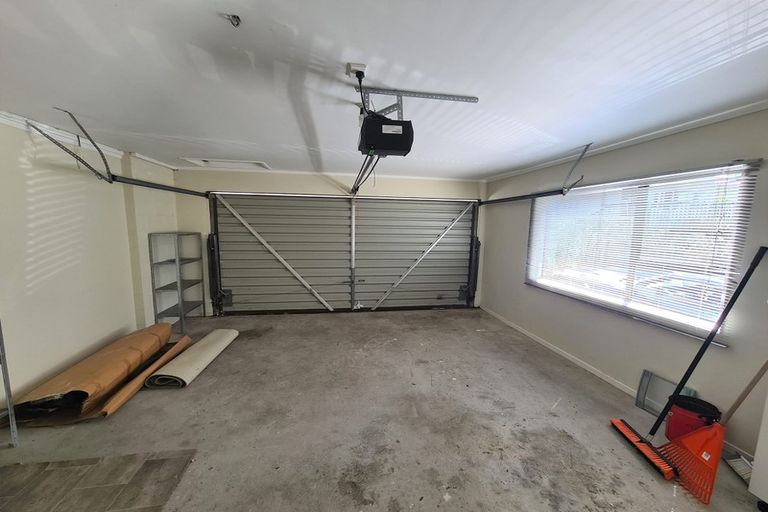 Photo of property in 2/8 Gray Crescent, Torbay, Auckland, 0630