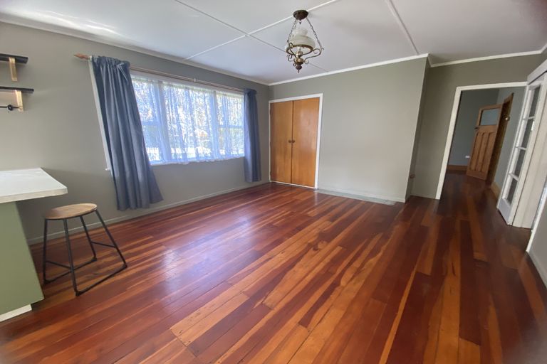 Photo of property in 32 Kitchener Road, Waiuku, 2123