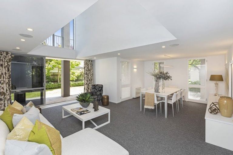 Photo of property in 17 Helmores Lane, Merivale, Christchurch, 8014