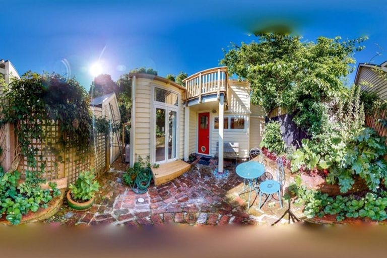 Photo of property in 204 Sydney Street West, Thorndon, Wellington, 6011