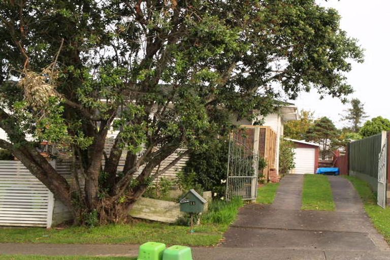 Photo of property in 11 Advene Road, Cockle Bay, Auckland, 2014